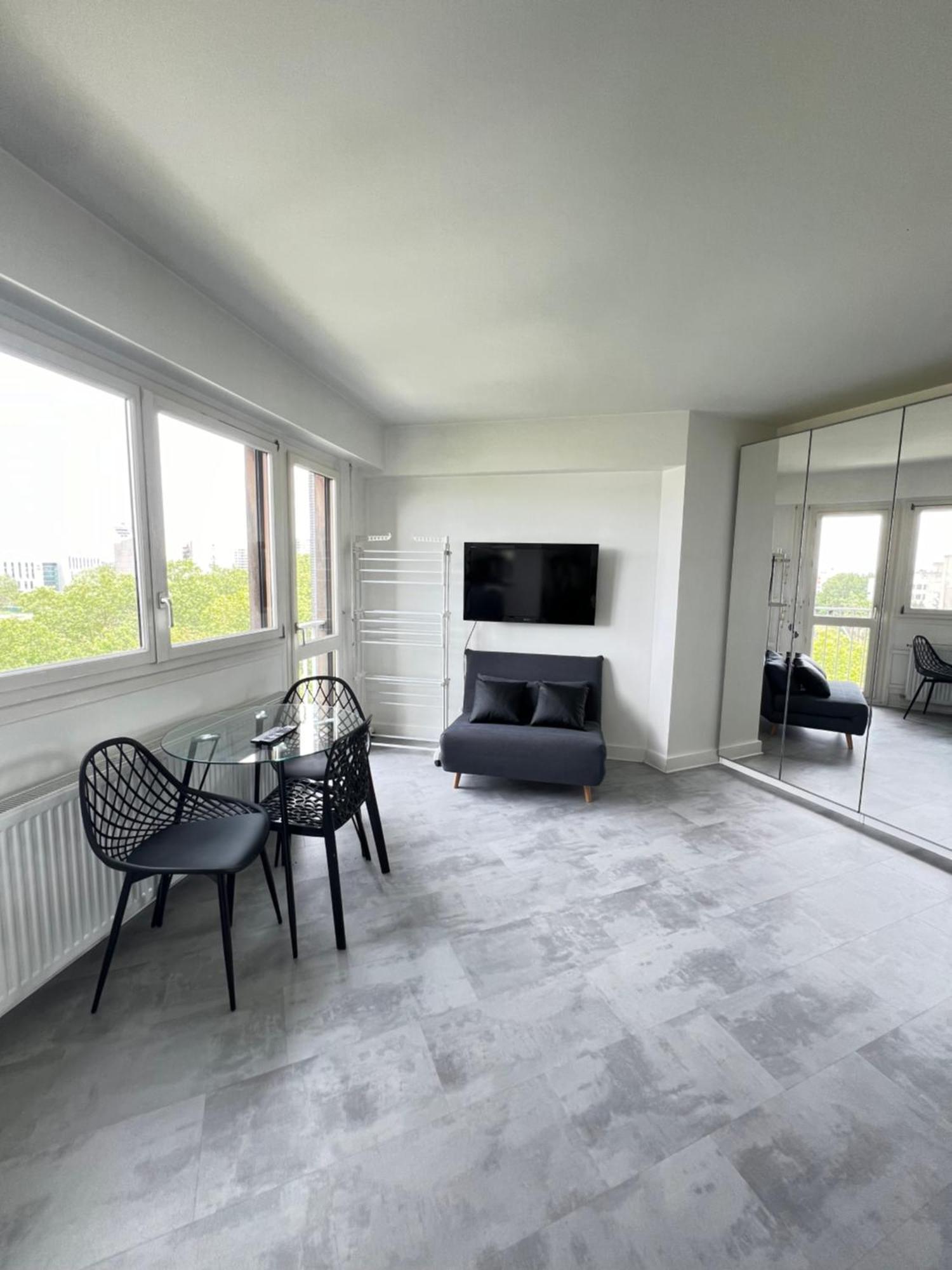 Apartment Home In Paris With View, 15Min Direct To Center Kültér fotó